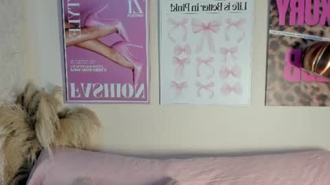 dafne_hillss online show from June 26, 11:26 am