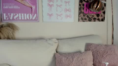 dafne_hillss online show from July 1, 11:19 am