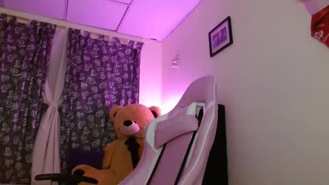 Snapshot of dafne_hot77 chatting on October 4, 9:29 am dafne_hot77 online show from October 4, 9:29 am