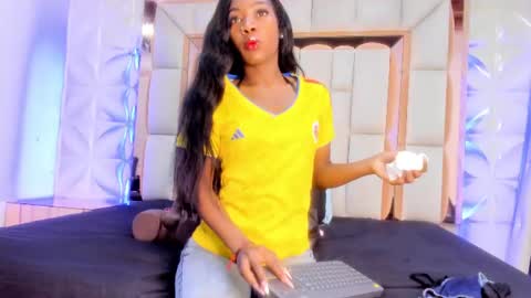 Dafnee online show from June 17, 12:43 pm