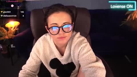 Snapshot of dafni_mon chatting on October 21, 7:02 am Dafni Mon online show from October 21, 7:02 am