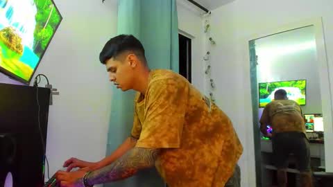 my name is Jhon and I live in colombia online show from October 4, 6:44 am