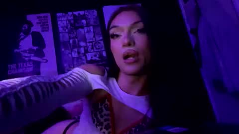 Snapshot of dahlia_adore chatting on October 20, 9:42 pm dahlia_adore online show from October 20, 9:42 pm