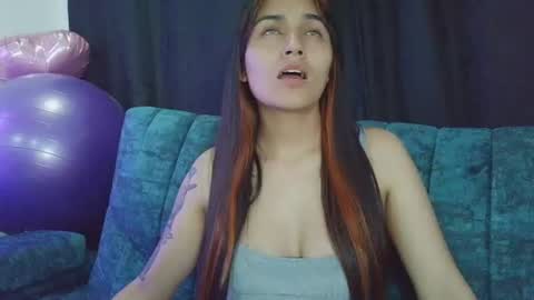 daila_ online show from August 4, 1:34 am