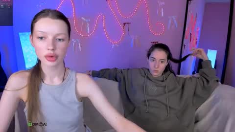 daisy online show from March 8, 8:02 pm