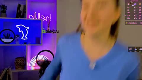 Little Di online show from December 14, 11:00 pm