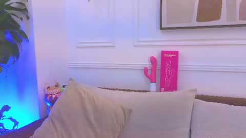 Daisy Price online show from July 28, 10:46 am