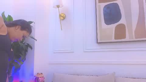 Daisy Price online show from August 3, 10:43 am