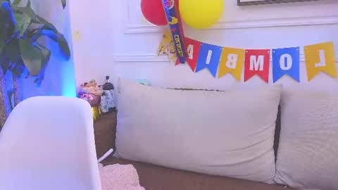 Daisy Price online show from June 26, 10:43 am