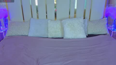 daisydelight_ online show from November 8, 8:56 pm