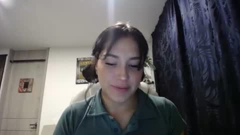 IG  dakotasofiaa online show from January 18, 2:58 am