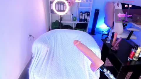 dakota_jhons1 online show from January 14, 6:32 am