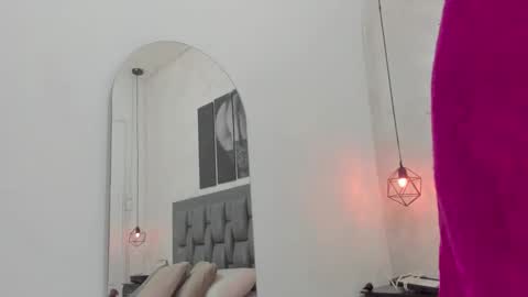 Dakota  online show from February 28, 1:04 pm