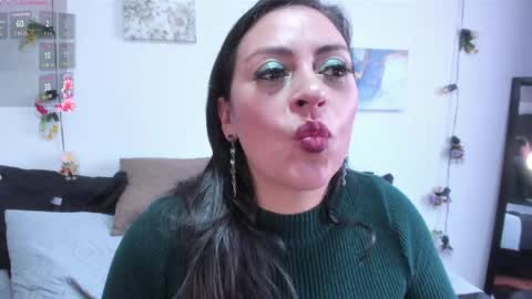 Dakotaagray online show from April 26, 4:37 pm