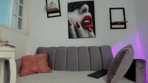 dalia_lux_ online show from September 15, 1:34 pm