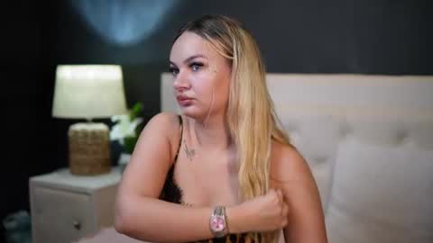  Dalia  online show from July 4, 9:51 pm