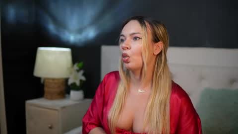  Dalia  online show from August 6, 10:19 pm