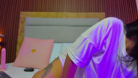 D A L I L A online show from October 28, 1:50 am