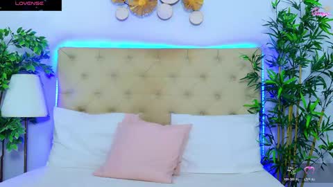 daliyaa_ online show from May 1, 12:21 pm