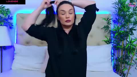 daliyaa_ online show from June 15, 11:57 am