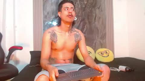 damian_and_camerum online show from April 23, 3:36 am