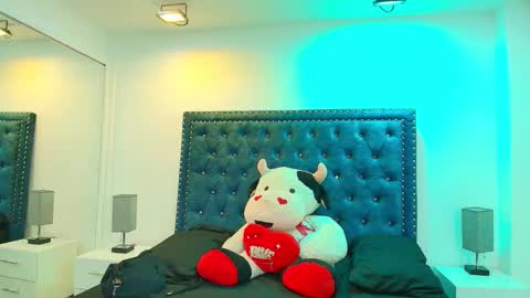 DAMIAN AND ROXANNE.  online show from September 18, 12:31 pm