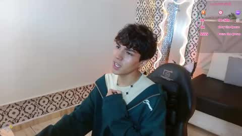damian_tay online show from April 22, 11:50 am