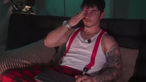 insta damn8   --------  online show from December 21, 12:39 am