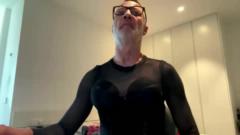 Snapshot of damon5765 chatting on October 27, 12:27 pm damon5765 online show from October 27, 12:27 pm