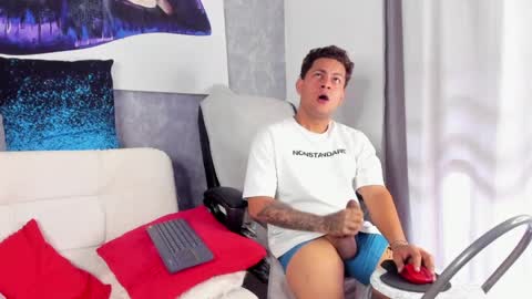 DAMON  online show from April 24, 4:09 pm