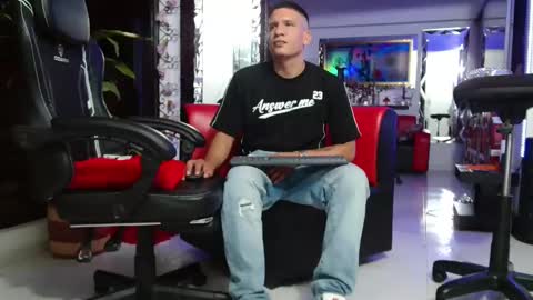 damyan_2003 online show from October 4, 3:59 am