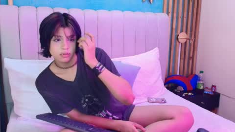 D A N online show from April 29, 11:09 pm