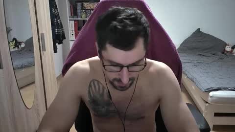 King Dan online show from December 3, 8:53 pm