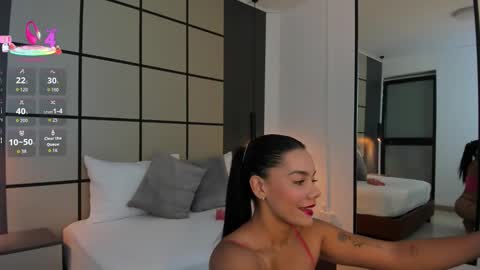 D A N A  online show from November 4, 7:04 pm