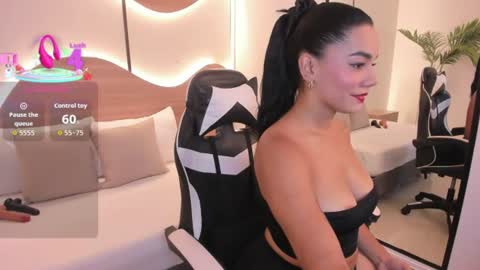 D A N A  online show from June 24, 7:10 pm