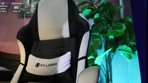 danaa_rouse online show from December 14, 8:15 pm