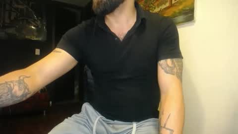 Snapshot of danbury44 chatting on October 8, 5:35 am danbury online show from October 8, 5:35 am