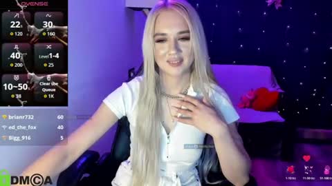 dances_queen online show from July 16, 10:51 am