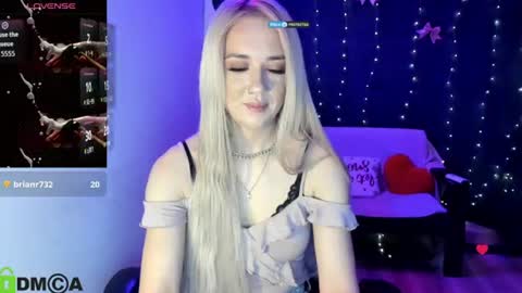 dances_queen online show from June 16, 7:12 am