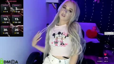 dances_queen online show from July 18, 11:12 am