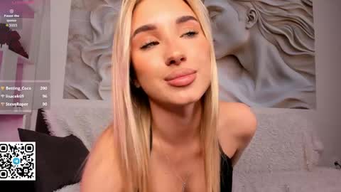Bella online show from April 30, 8:47 pm