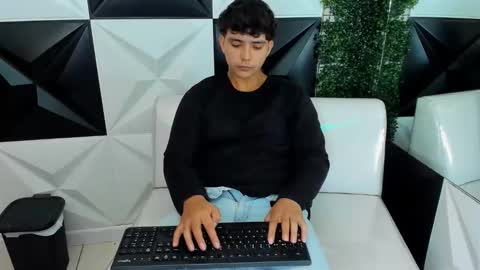 dani_cumboy online show from November 26, 3:53 pm