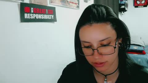 dani y jocelyn online show from April 25, 1:19 am