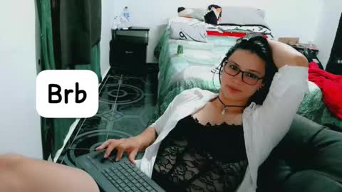 dani y jocelyn online show from February 26, 10:35 pm