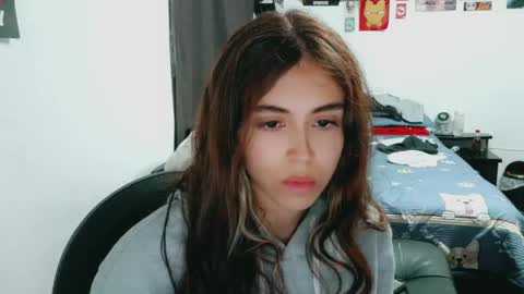 dani y jocelyn online show from April 28, 11:20 pm