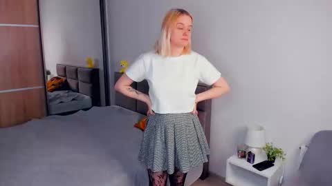 Carnelia online show from March 14, 6:28 am