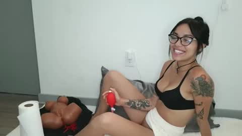 danidivina777 online show from June 3, 10:48 pm