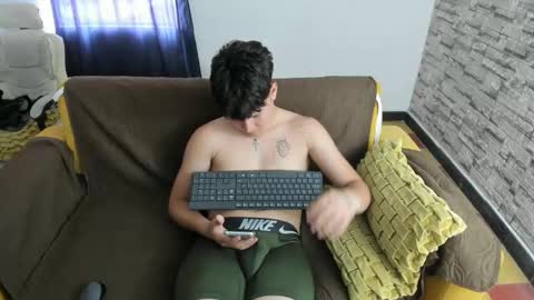 daniel_leon_c online show from April 27, 7:11 pm