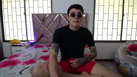 daniel_velez26 online show from May 8, 5:07 pm