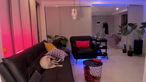 Snapshot of daniela_arenas chatting on February 26, 2:19 am daniela_arenas online show from February 26, 2:19 am